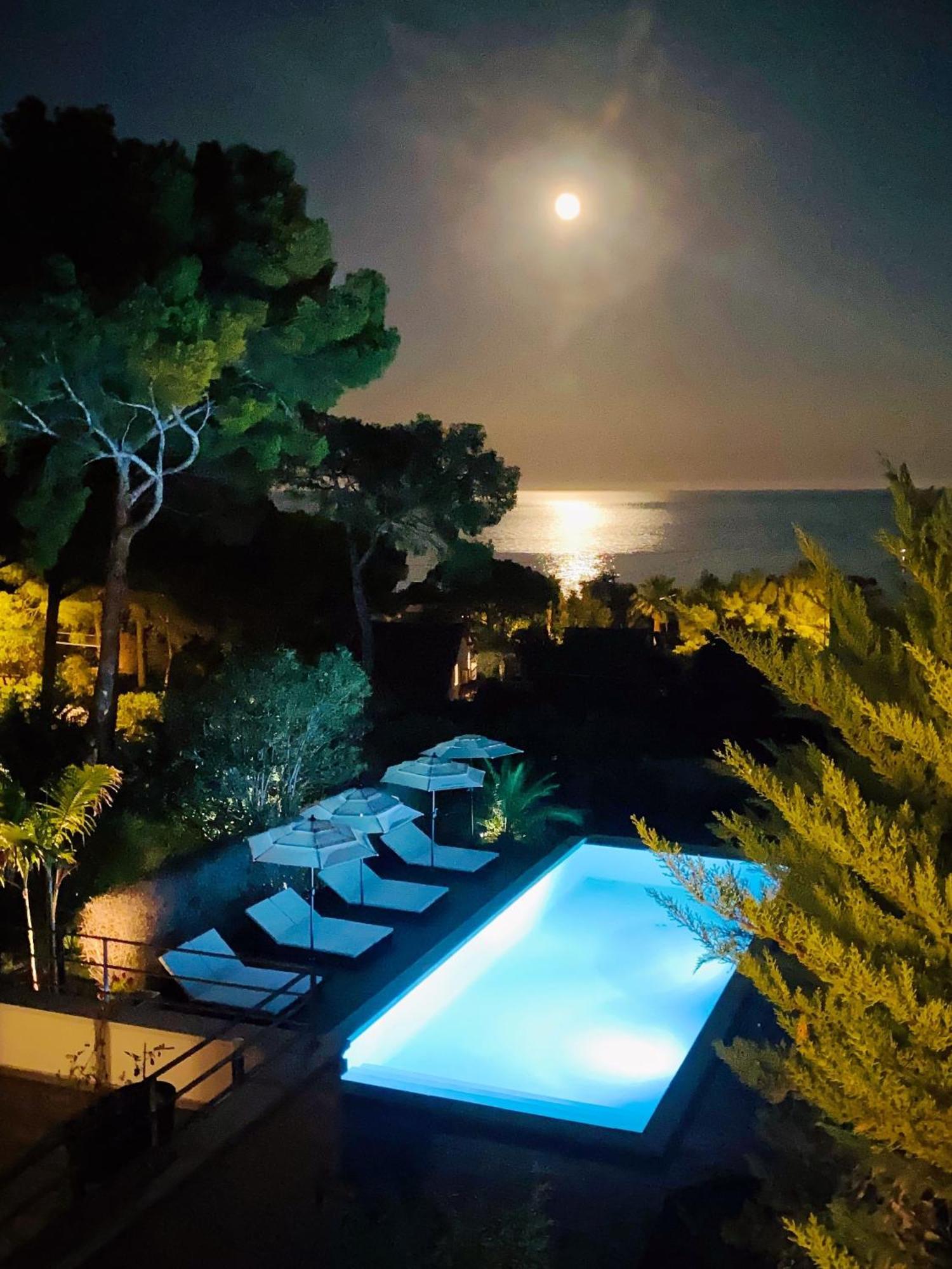 Villa Mediterranea Les Issambres Exterior photo