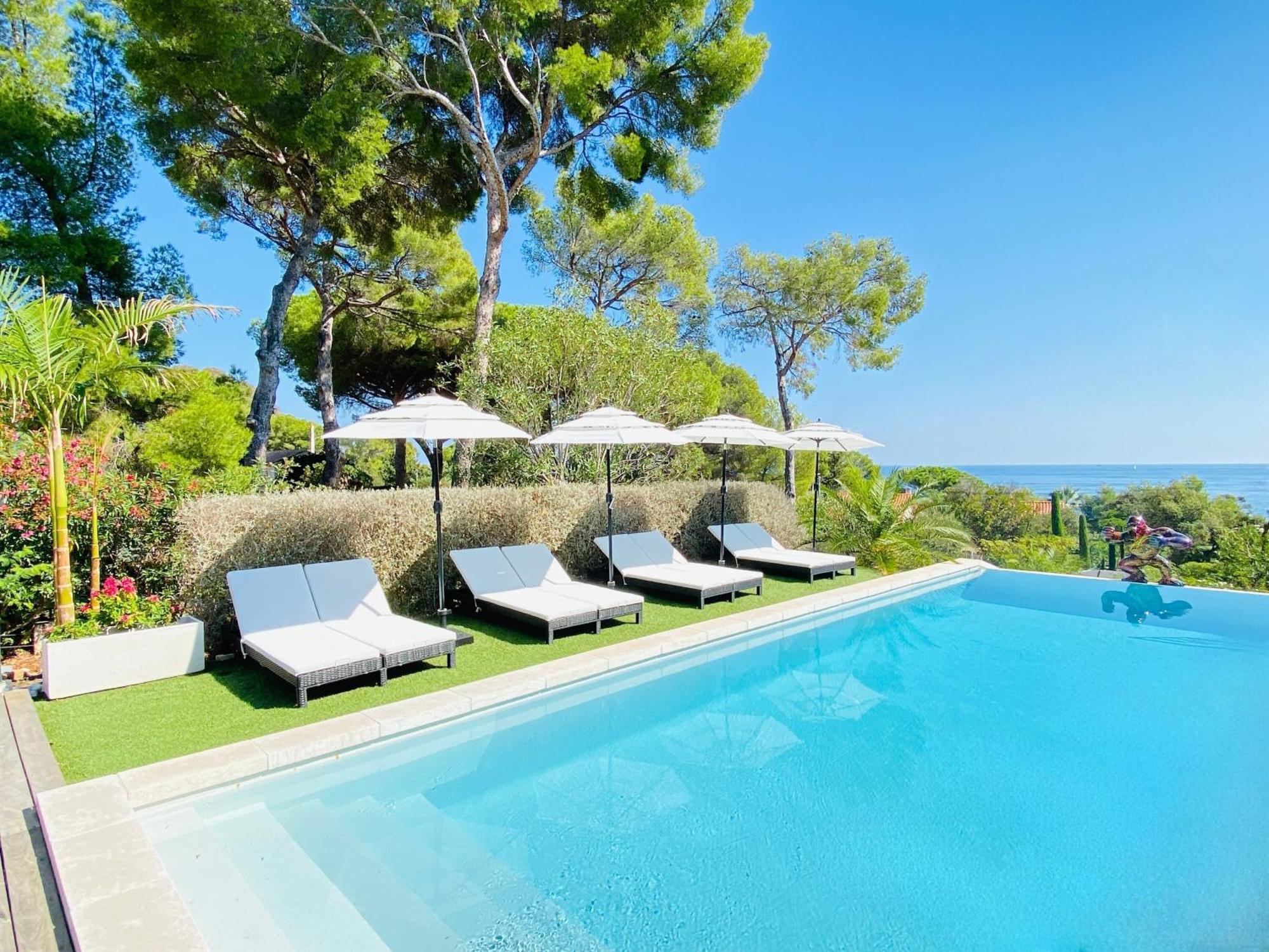 Villa Mediterranea Les Issambres Exterior photo
